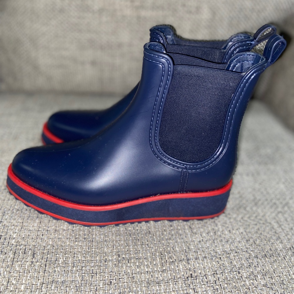 Bernardo Women’s flat form rain boot